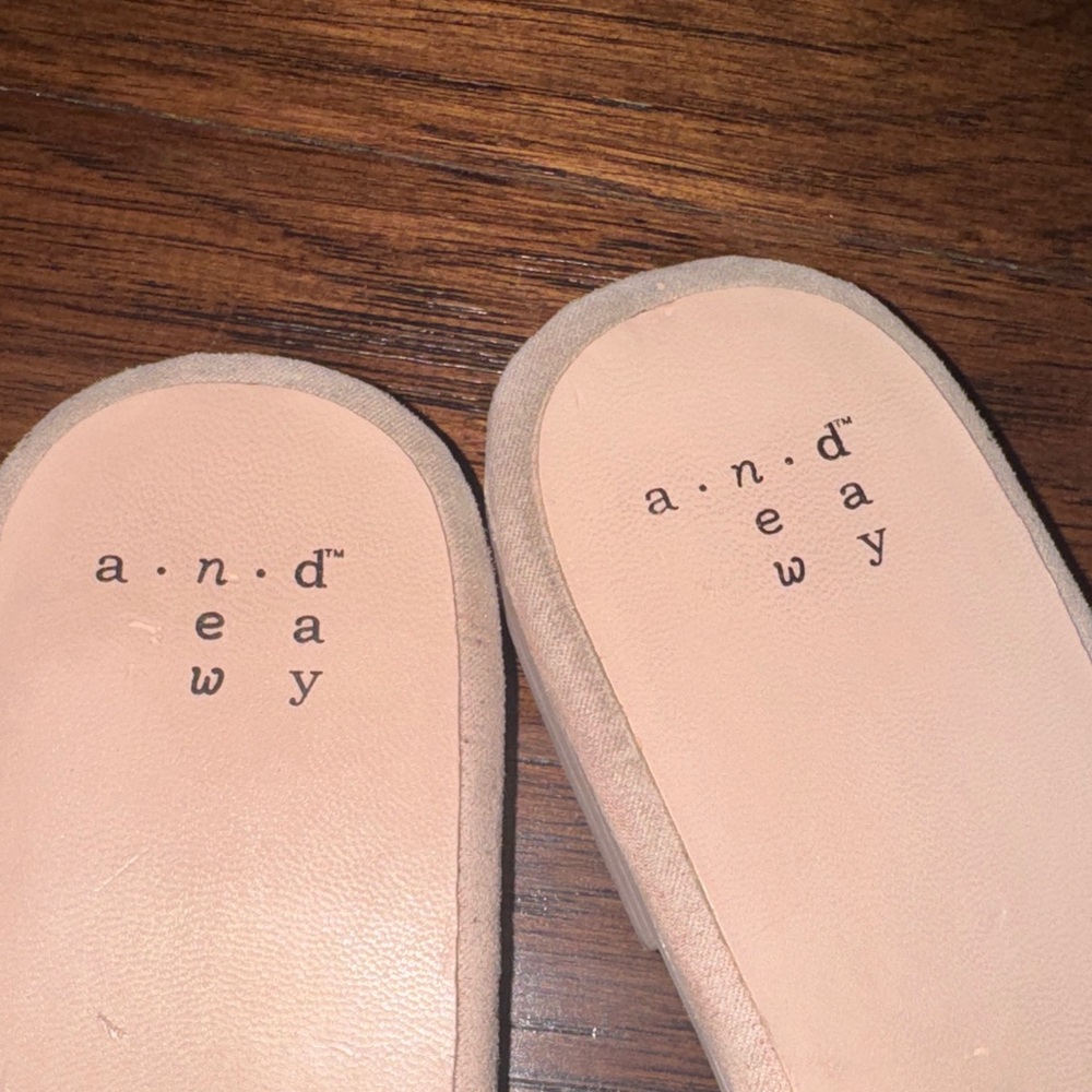 a new day Blush Suede Mules slides slip on sandals women’s flats nude shoes sz 9 - Picture 2 of 5